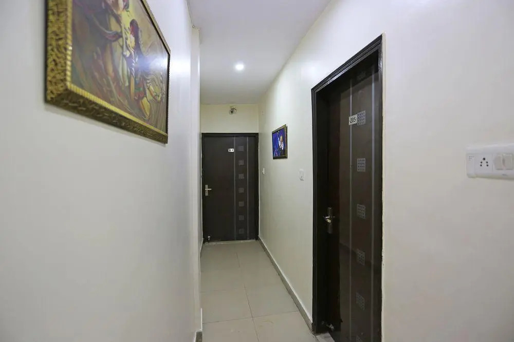 OYO 9042 Hotel BalaG