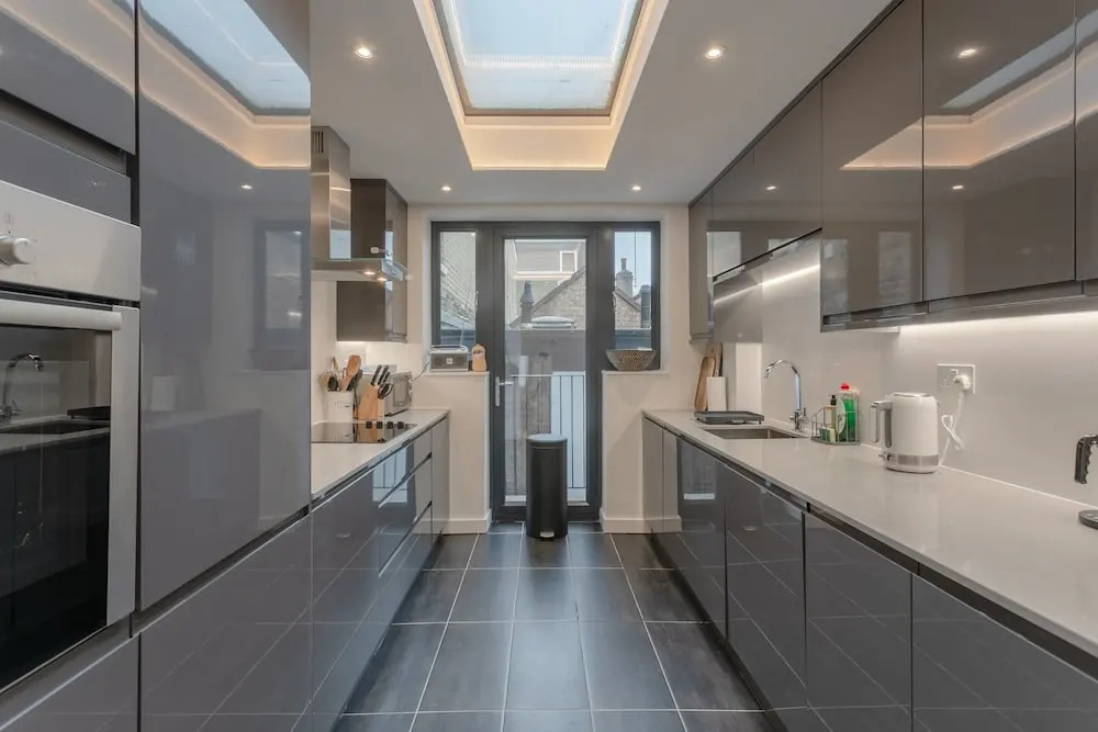 Stunning 3 Bedroom Apartment in South London