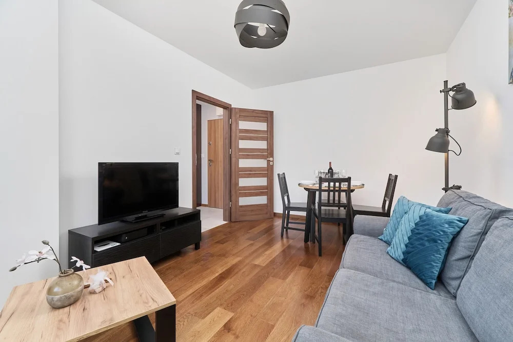 Nowa Teczowa Apartments by Renters