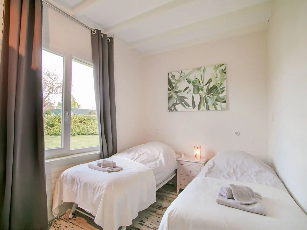 Bungalow in Noordwijk near Beaches
