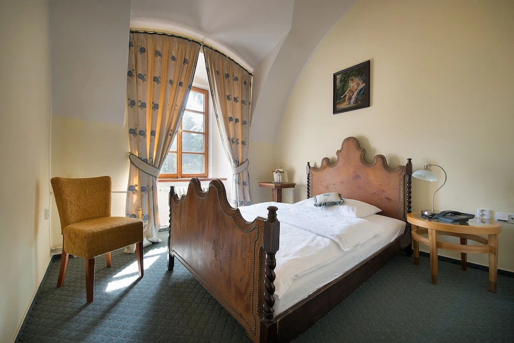 Maxmilian Lifestyle Resort