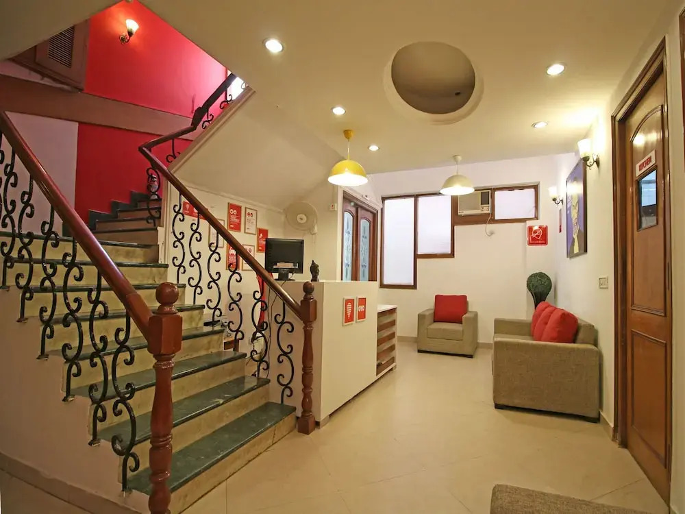 OYO Flagship 533 Near Guru Dronacharya