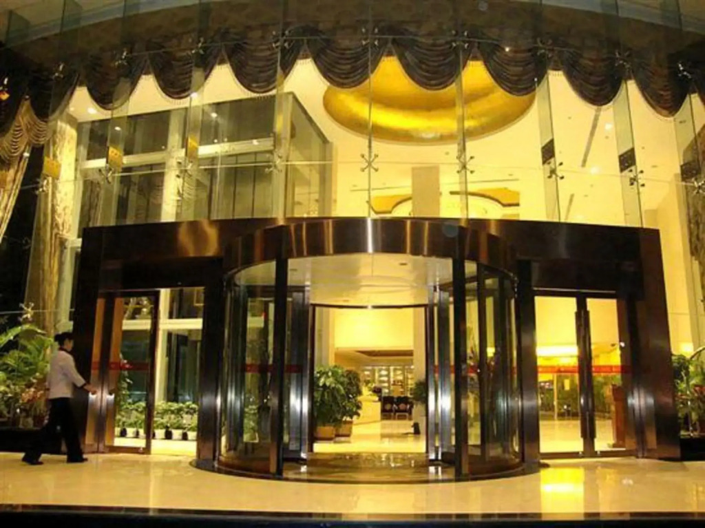 Oriental International Hotel