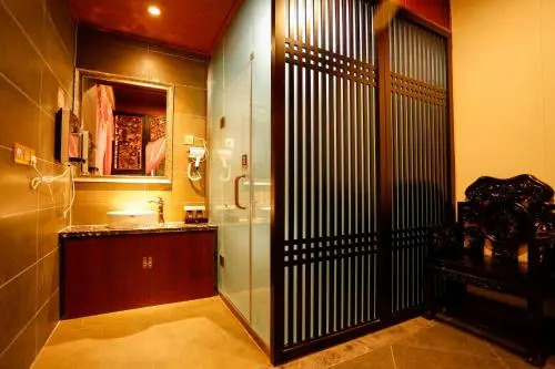 New Dragon Gate Guest House