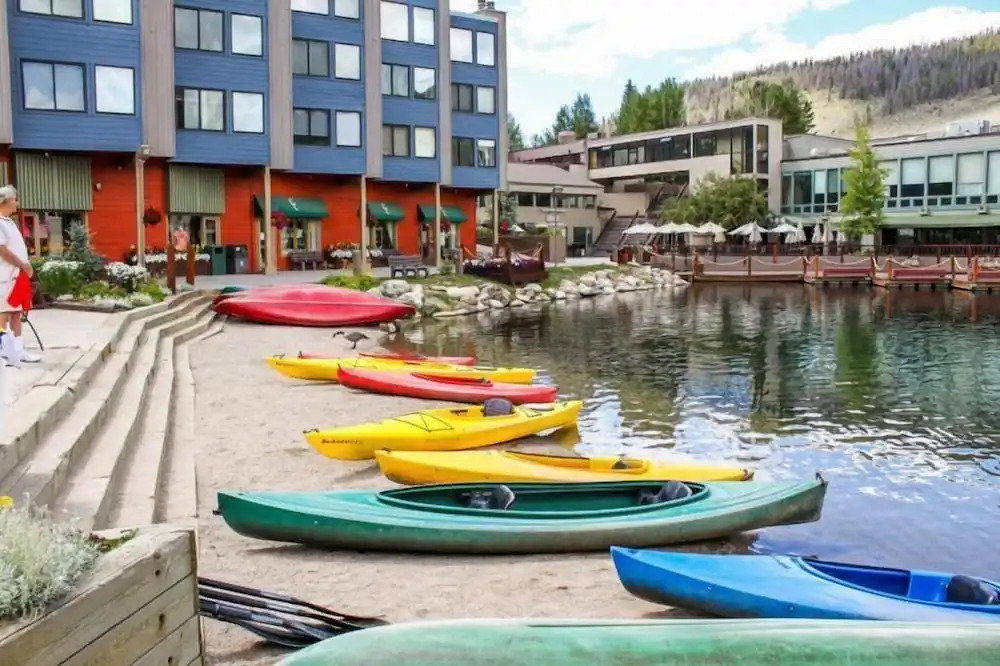 Clearwater Lofts - 3 Bedroom Luxury Condo Near Lakeside Village