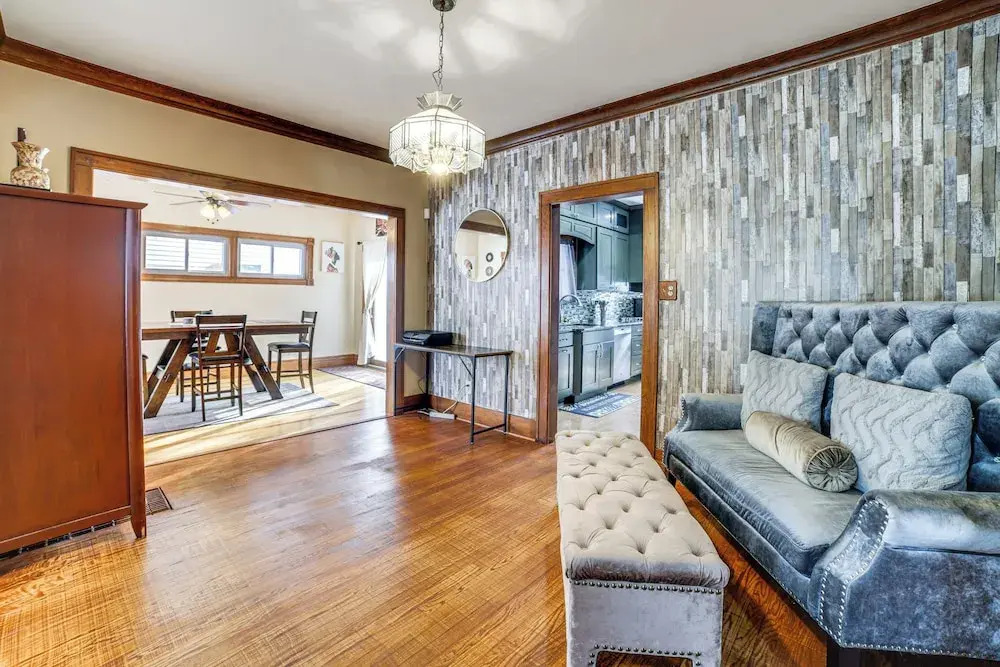 Private Hot Tub & Patio! Chicagoland Extended Stay