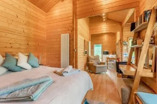 Violet Lodge