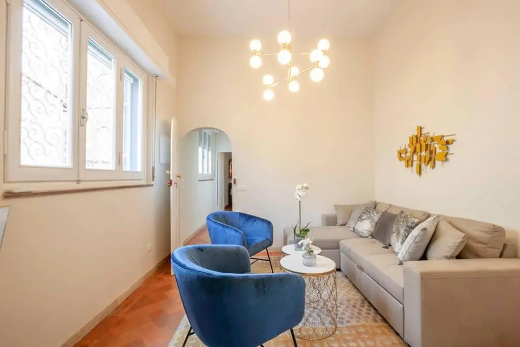 Santa Croce. Quiet, large and luminous loft