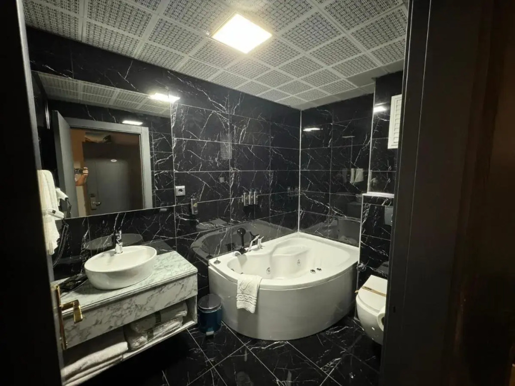 BÇ Ruby Hotel