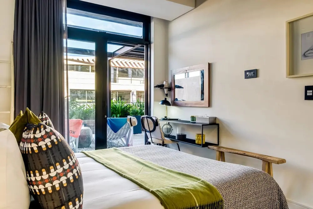 Contemporary Charming Apartment The Urban Edge