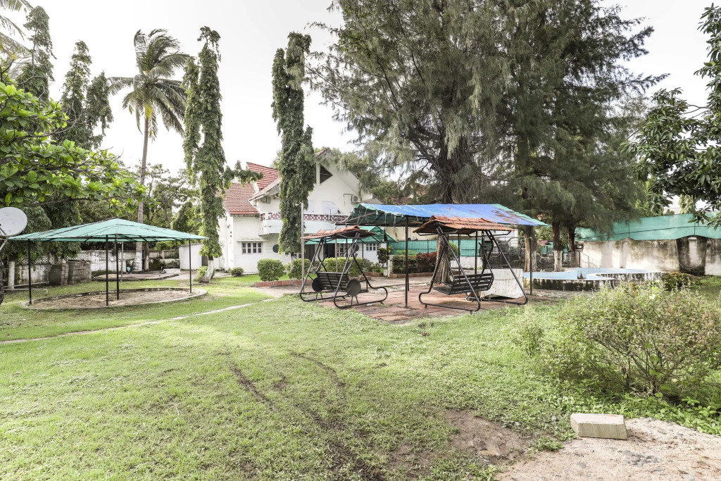 Hotel O Nova Dumas Homestay
