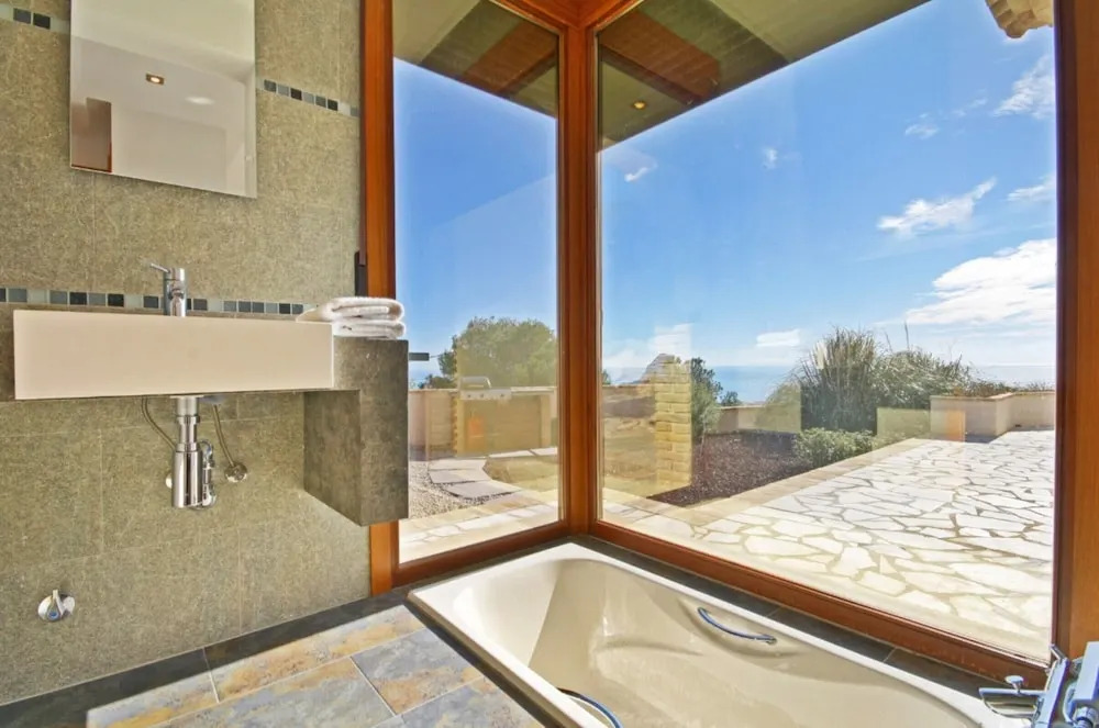 Villa - 4 Bedrooms with Pool, WiFi and Sea views - 104976