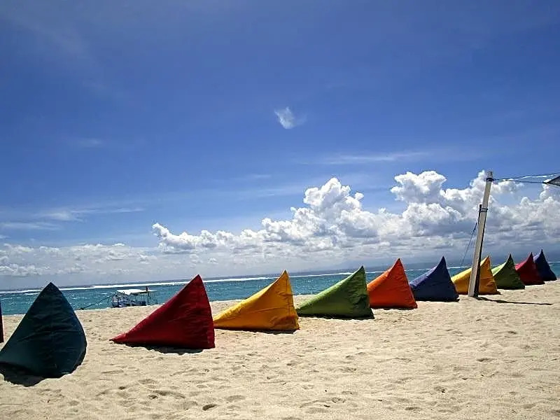 Yogi Beach Bungalow & Restaurant Lembongan