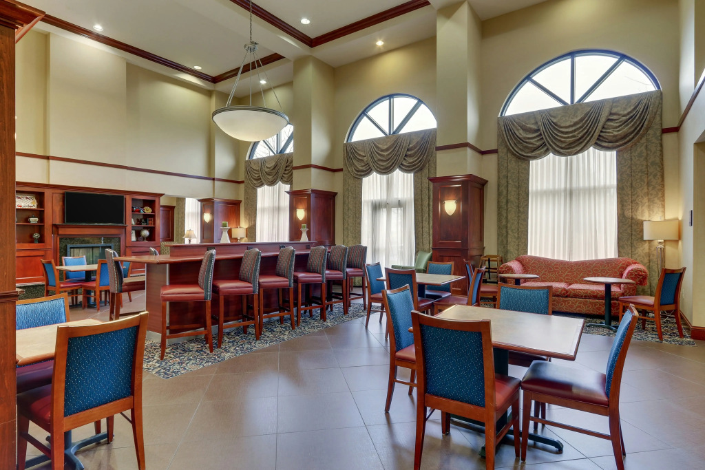 Hampton Inn & Suites Indianapolis-Airport