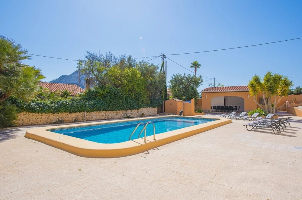 Villa - 6 Bedrooms with Pool and WiFi - 105023