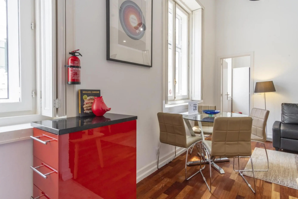 LV Premier Chiado CH6 AC, elevator, central, new