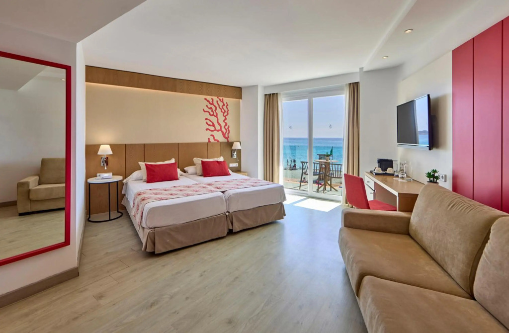 Universal Hotel Perla