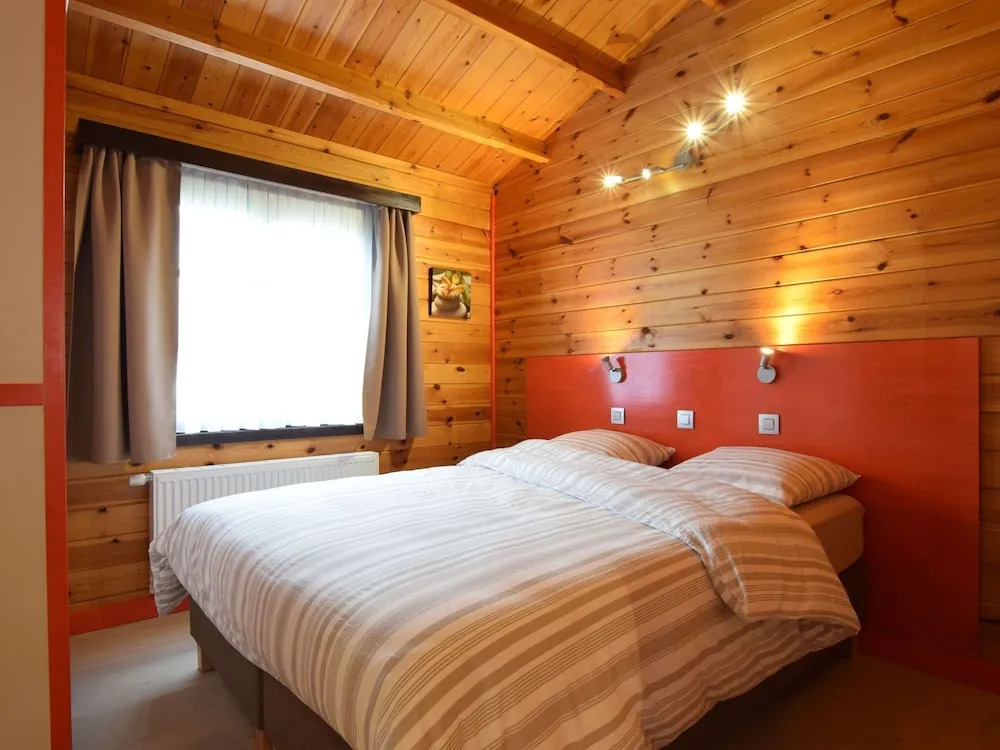 Renovated chalet near Durbuy