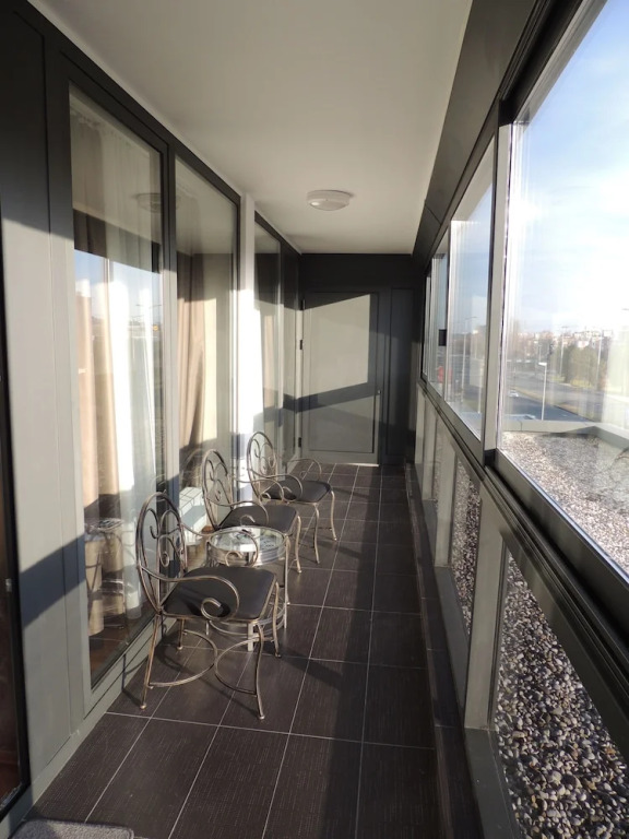 King & Queen Apartments
