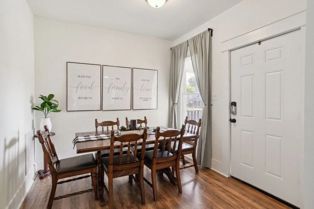 A Modern Fort Worth, Texas Retreat - Jennings Ave - 3 Bedroom Home by Redawning