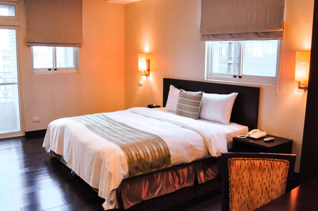 9 Hotel