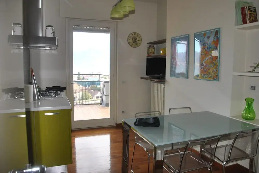 Terrace Lake View apt in Stresa With Lake View