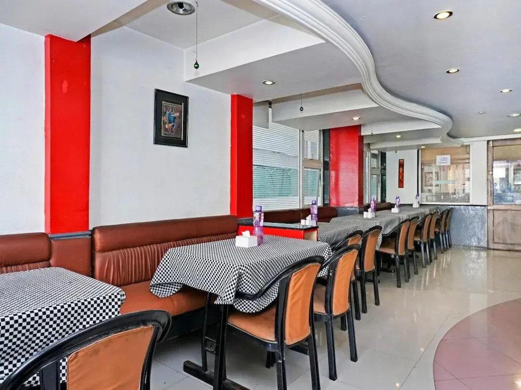 OYO 17243 Hotel Celebration Inn