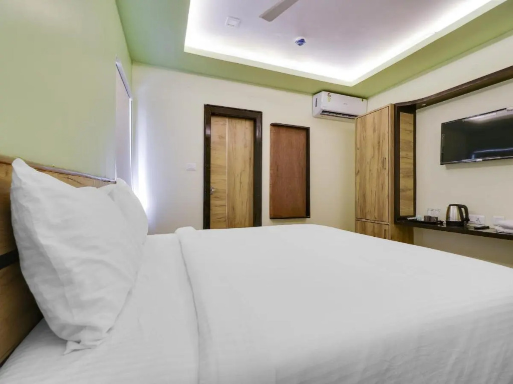 Townhouse OAK Hotel SVA
