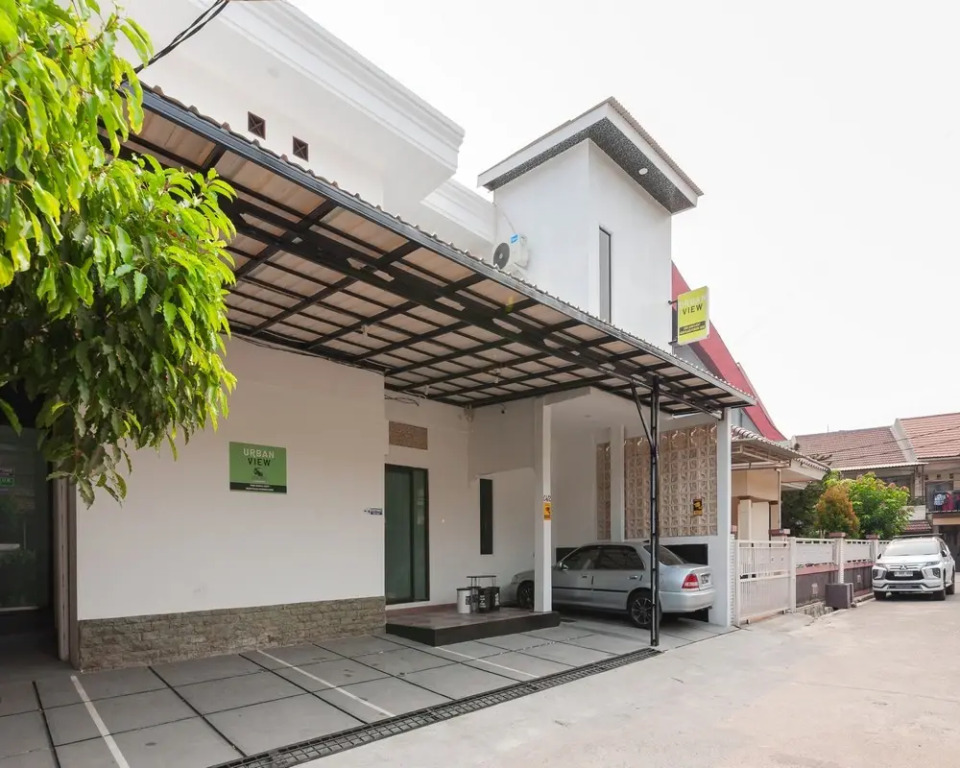 Urbanview Don Juan Pondok Gede by RedDoorz