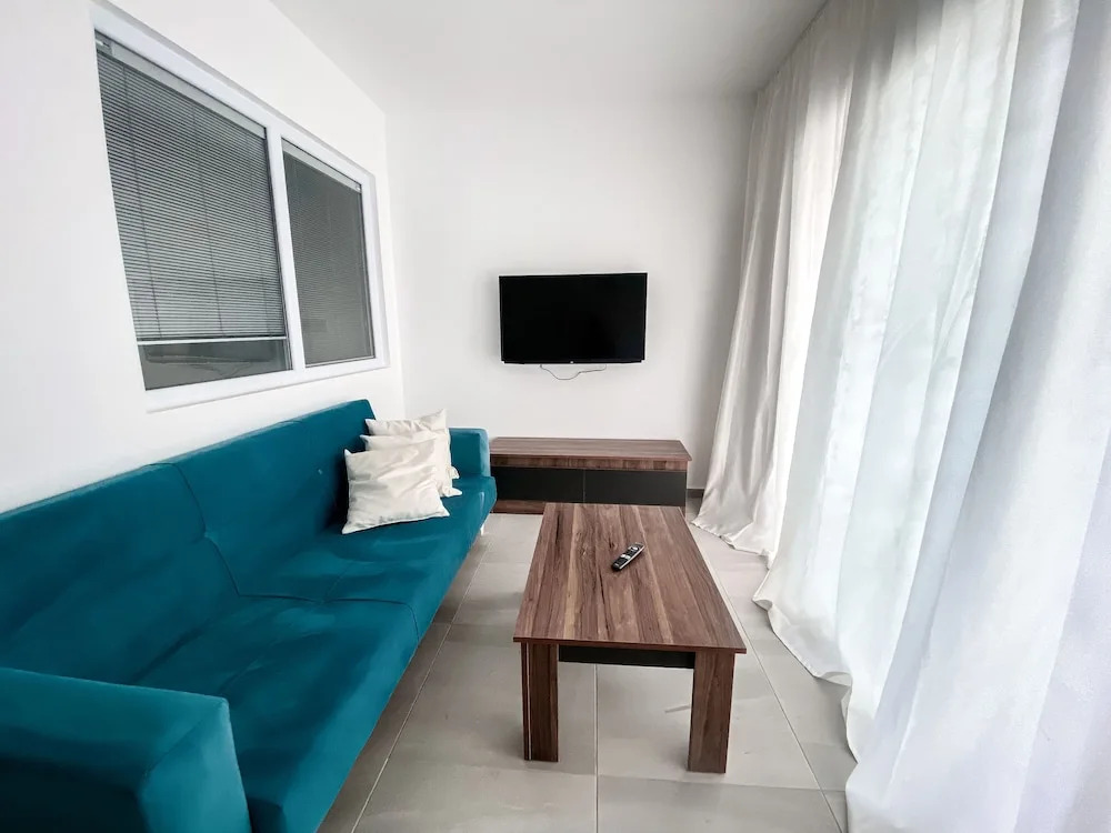 One bed Room Apartment Paradise Beach Front in Nice Residence