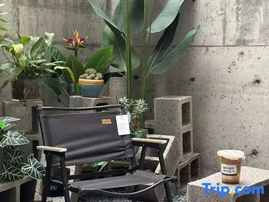 Tiantai Spring in the Wild Residence (Tiantai Mountain Great Waterfall Store)