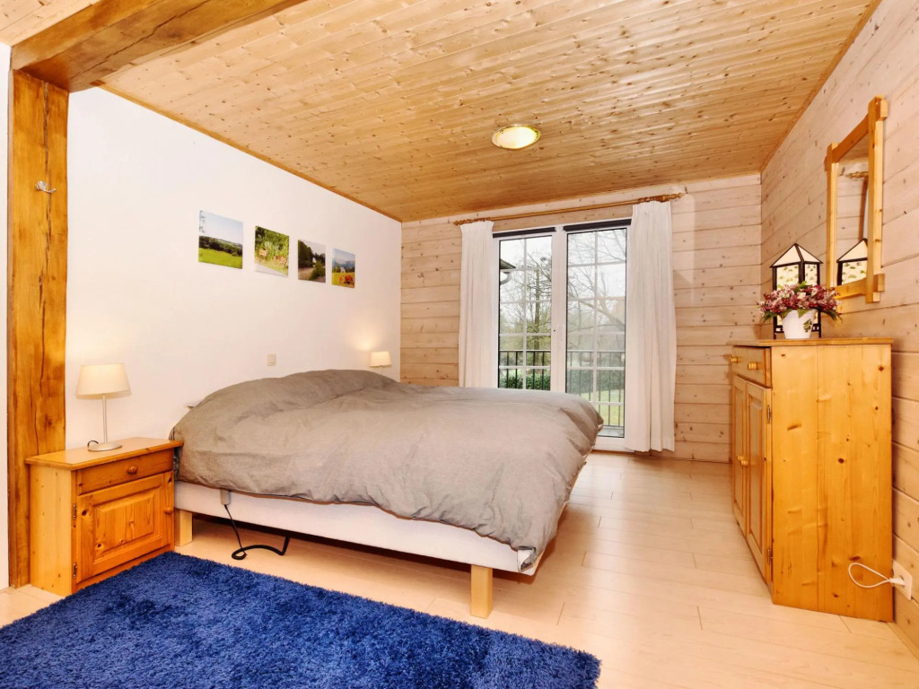 Luxurious chalet in Septon with sauna