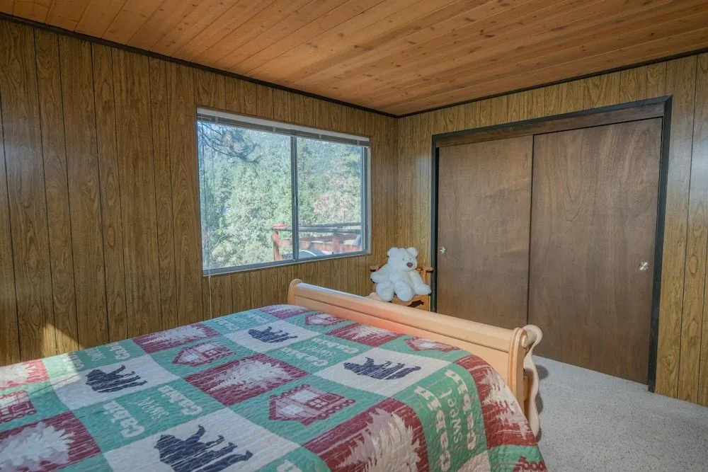 Lazy Bear Lodge