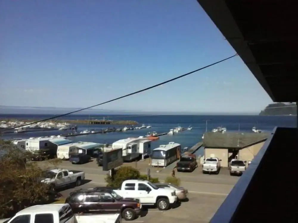 Curleys Resort & Dive Center