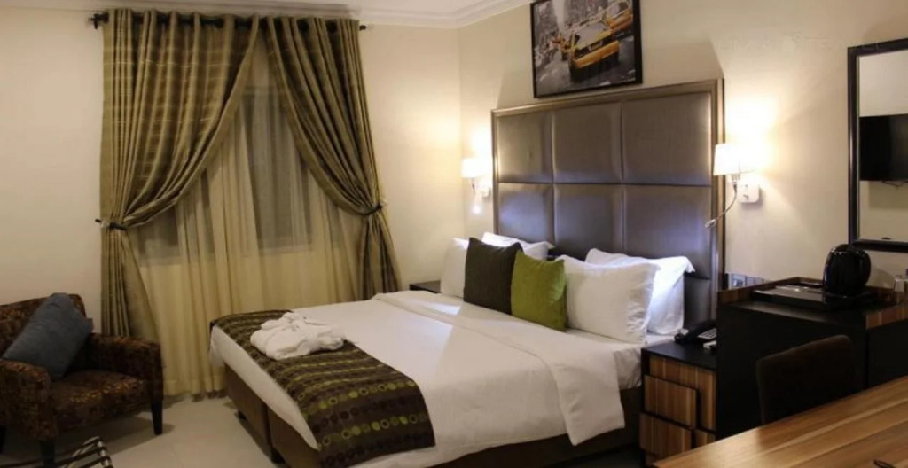 Class Suites Signature
