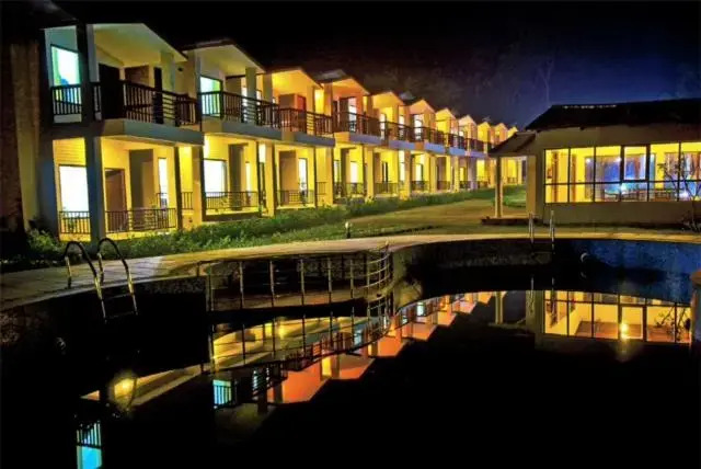 Corbett Rattan Elwood Resort