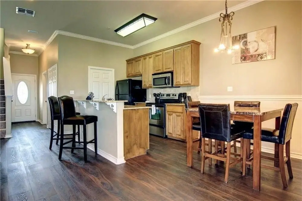 2BR 2BA Beautiful House with Ocean Views by RedAwning