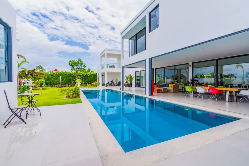 Modern 4 Bedroom Resort Pool Villa LL110