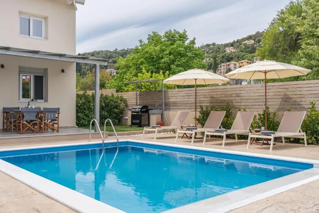 Grappolo Lefkada Villas - Athiri, 5 min from wonderful Ai Giannis beach & Lefkada town