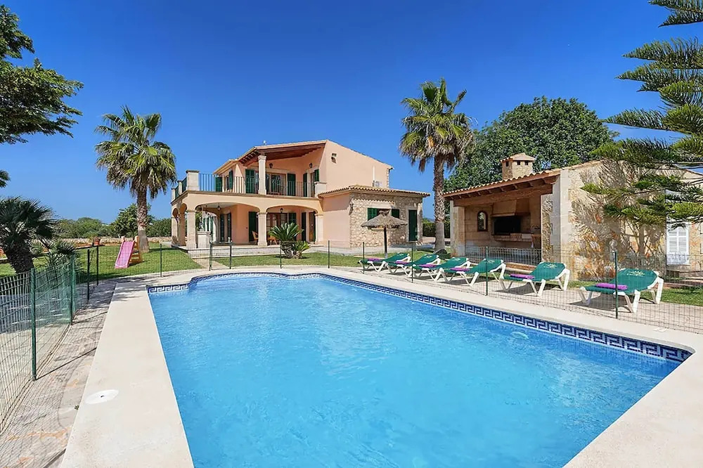 Villa Deu Quarterades