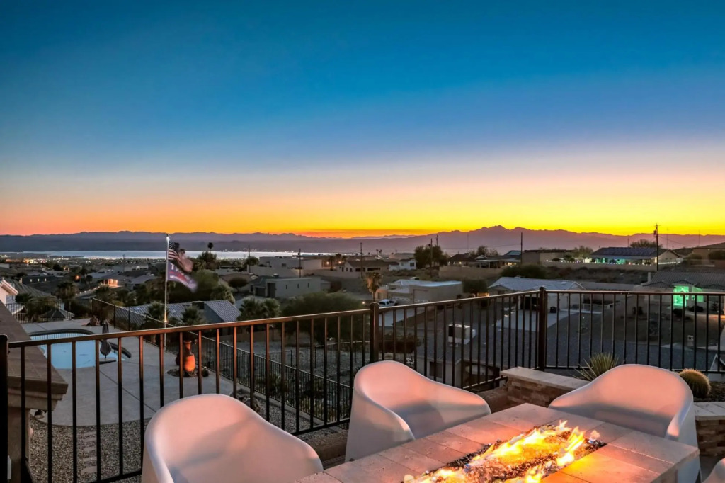VIEWS! Luxury Lake Home W/ Pool, Spa & Fire Pit