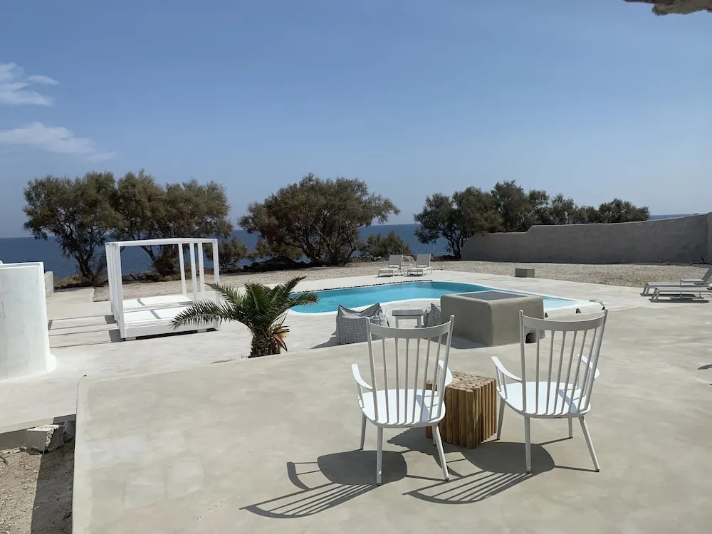 Villa Beltramo Santorini 2 bedroom private pool villa