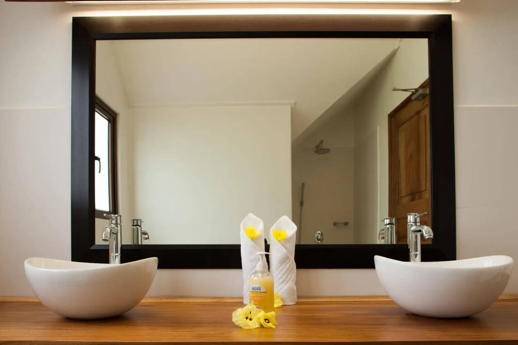 LHirondelle Self Catering Guest House