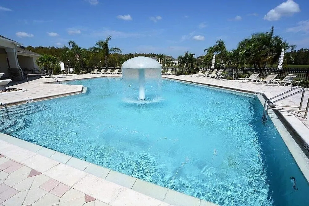 4971 Large Townhome with Great Resort Amenities
