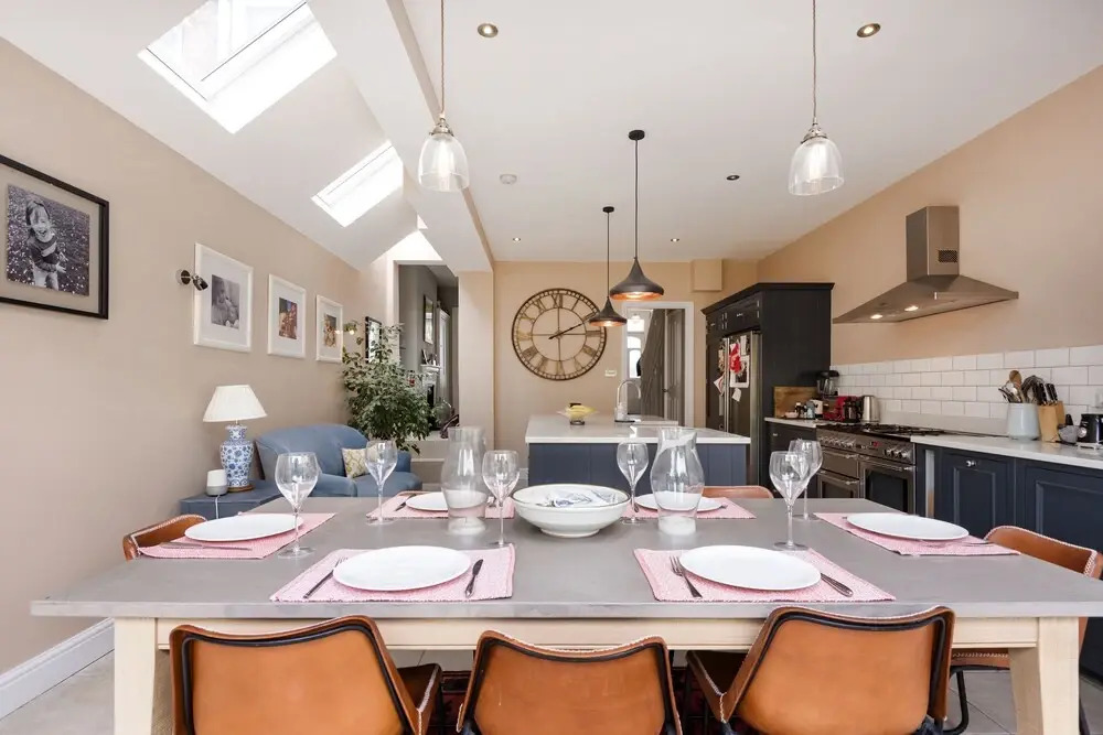 Spectacular Shepherds Bush Home Close to Westfield