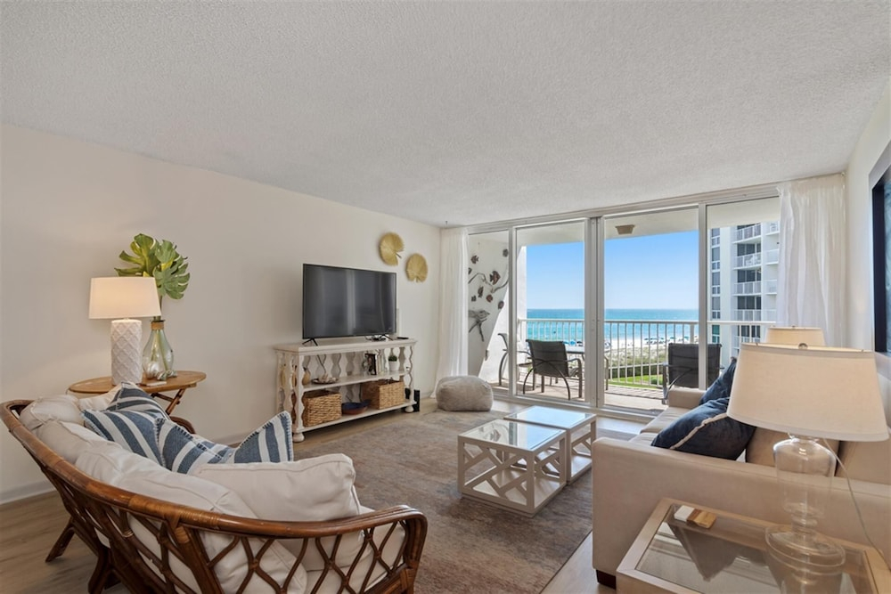 Shoreline Towers 1045 2 Bedroom Condo