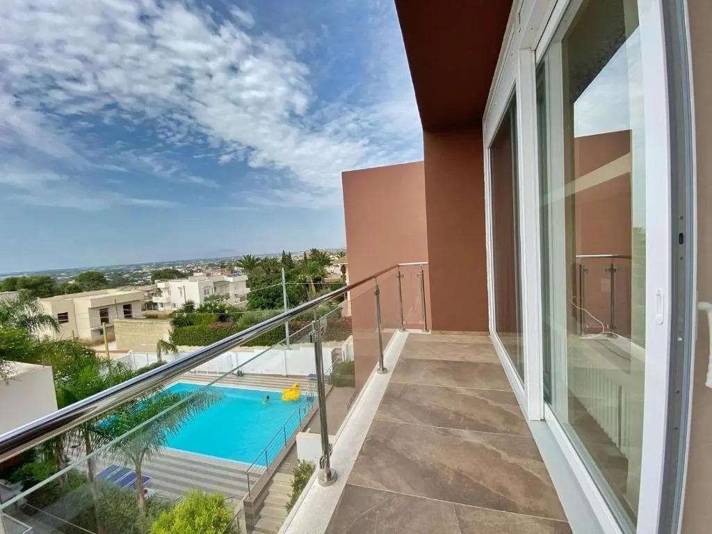 Two villas attached for up to 14 guests