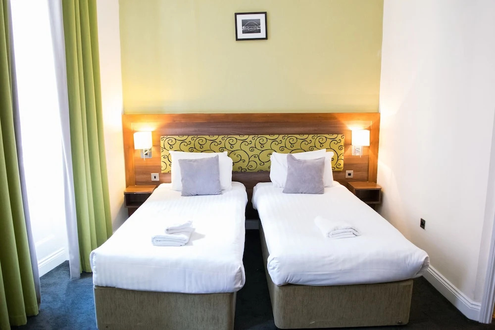 Surtees Hotel