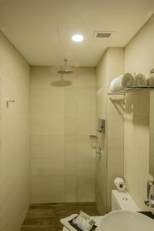 J8 Hotel