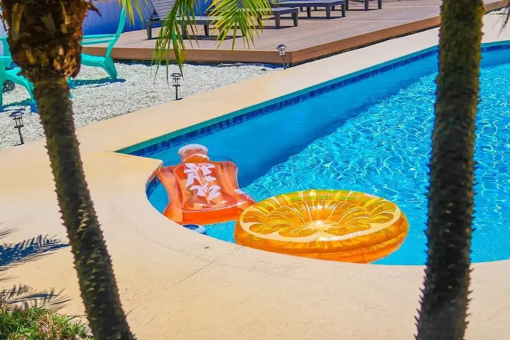 Four Bed Home With Pool Game Room Bar Near Beach